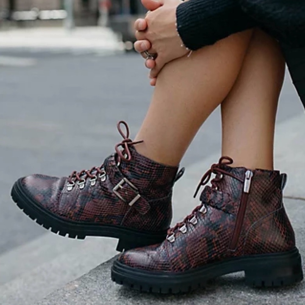 NWOB Vince Camuto Bindelia Moto Boots